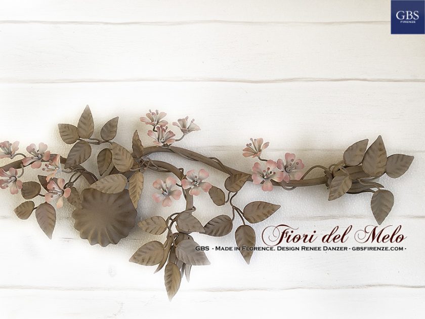 Fiori del Melo. Applique – Plafoniera con tre faretti.