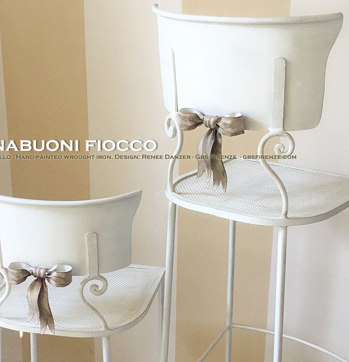 Tornabuoni Fiocco. Sedia o Sgabello. Colore Cappuccino. Tempera. Seduta in ferro.