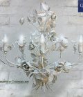 Lampadario Romantico. Versione a 5 Luci. Bianco. Rose. Ferro battuto e decorato a mano. GBS. Made in Italy