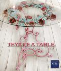 Teya Tea Table. In tempera. Tavolino da caffè e da divano, con ghirlanda di rose e bocci