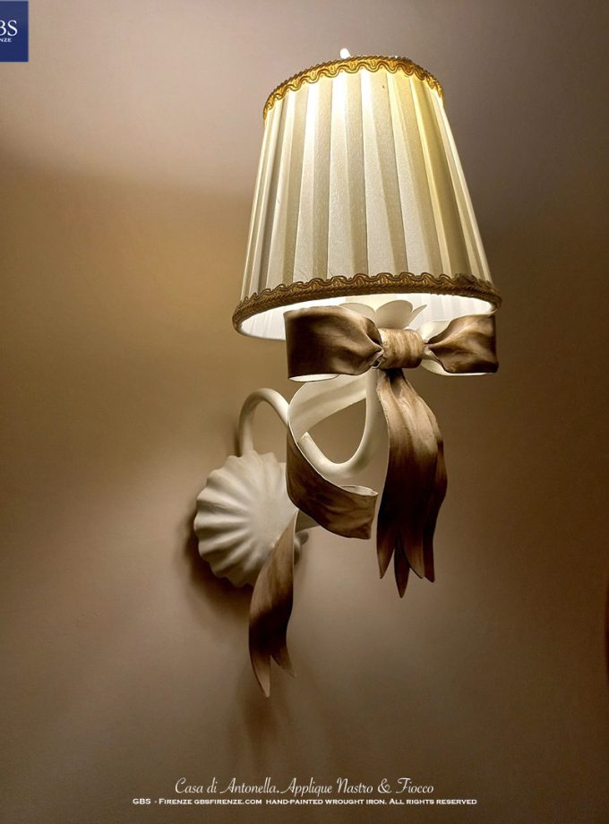 Nastro & Fiocco. Applique a 1 luce