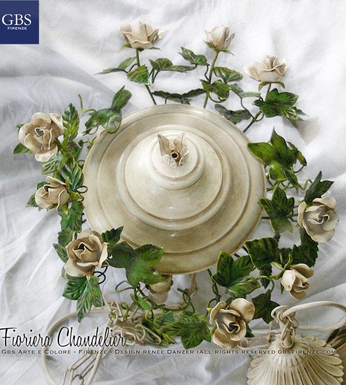 Fioriera. Lampadario a 3 - 4 o 5 luci. Versione con Rose rampicanti