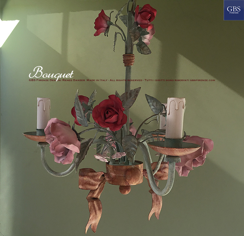 Lampadario Bouquet. 3 Luci. Fiocco centrale, oro foglia. Bouquet di Rose. Ferro battuto e decorato a mano. Diametro cm.40/45.