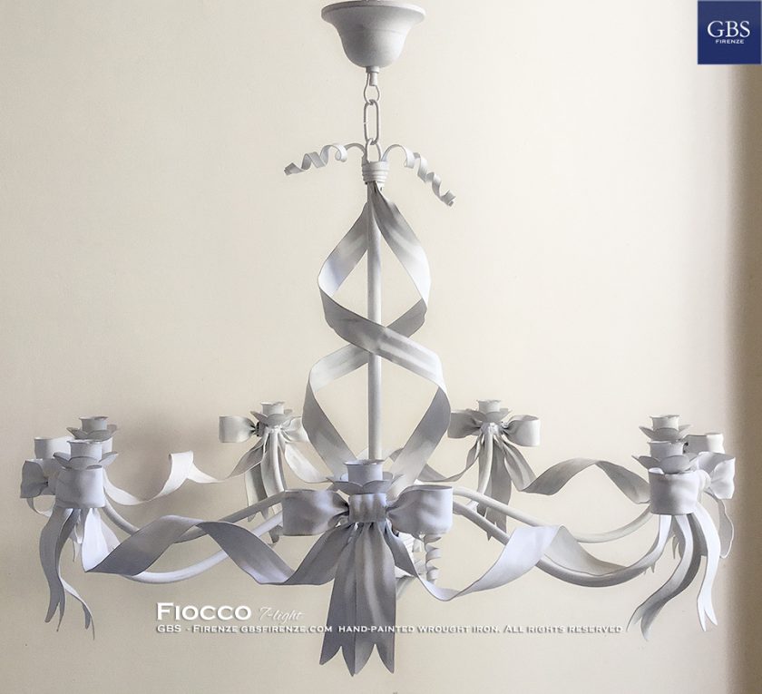 Lampadario Fiocco 7 Luci. Ferro battuto e decorato a mano. Diametro cm.75. GBS Made in Florence since 1925