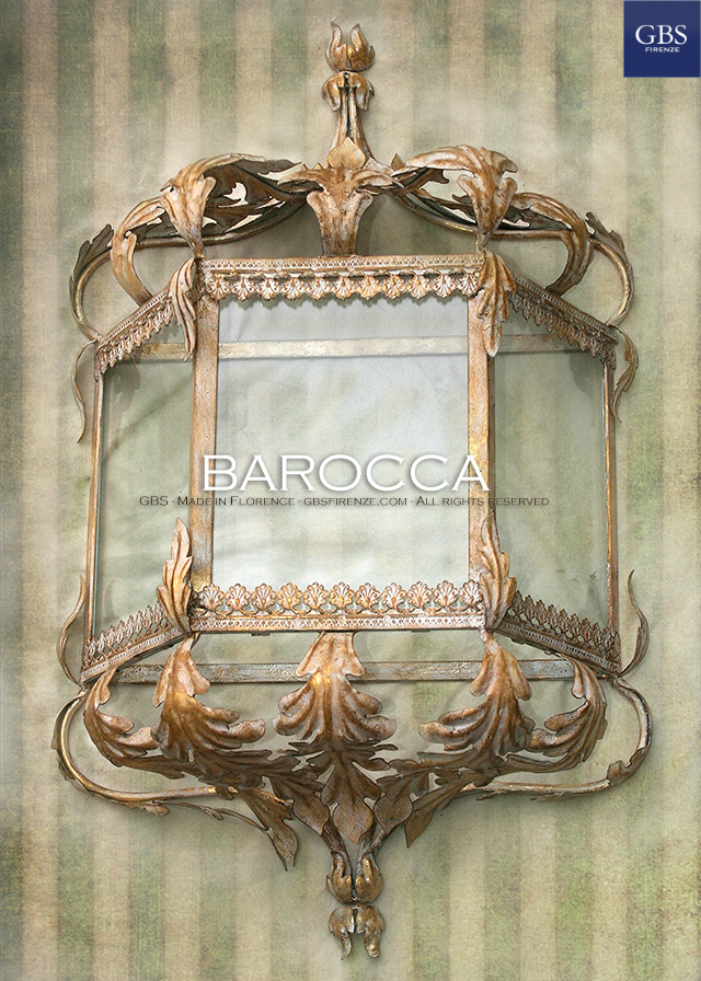 Lanterna Barocca, foglie d’acanto. Oro bianco. versione da muro. h. cm.65, ad 1 luce