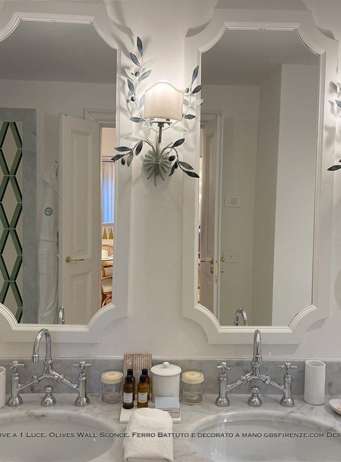 Olive. Applique 1 Luce